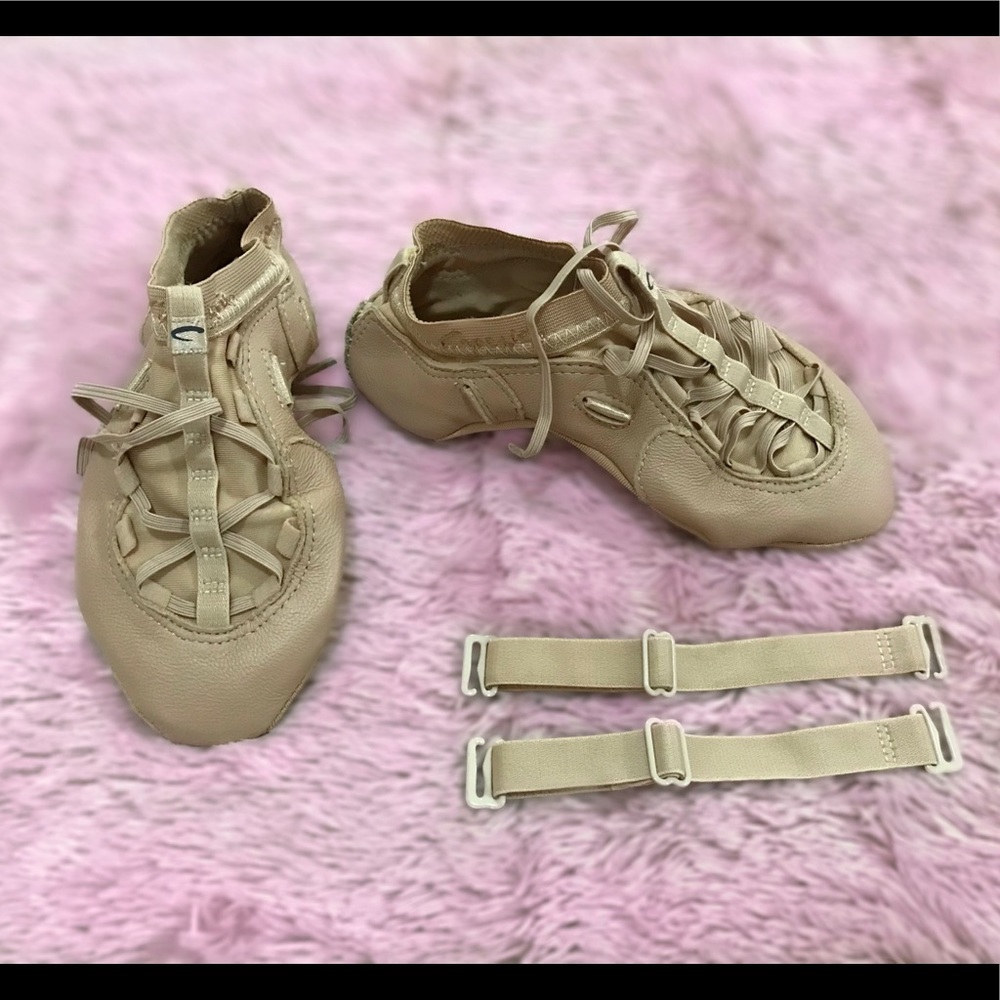 🚨2/$20 Capezio Fizzion Feel the Floor Dance Shoes